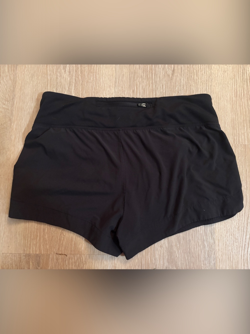 Women's GapFit Black Athletic Running Shorts - Picture 2 of 4